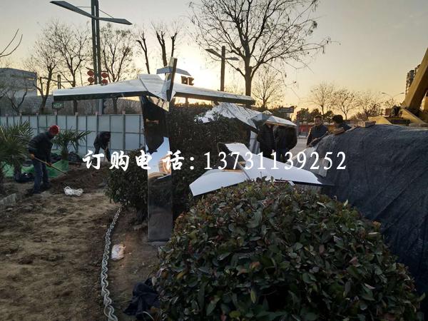 抽象不銹鋼飛機(jī)雕塑 抽象不銹鋼飛機(jī)雕塑
